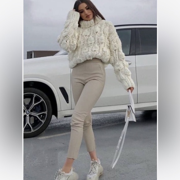 BLOGGER FAVORITE NWT ZARA SAND BEIGE FAUX LEATHER LEGGINGS - Picture 1 of 5